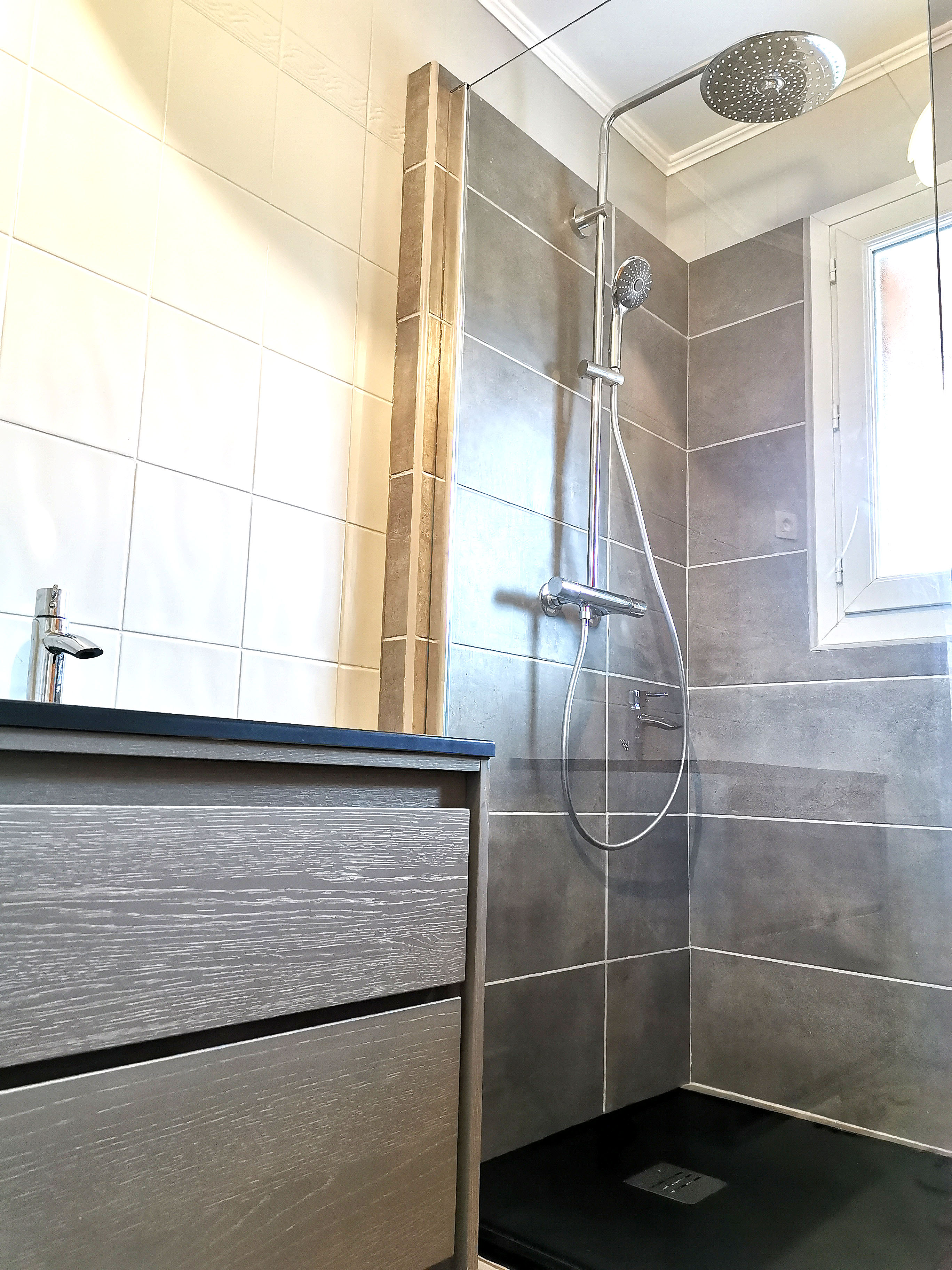 Faites remplacez votre baignoire par une douche par un plombier du Val-de-Marne